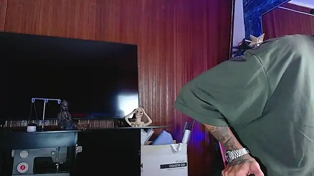 Liam lee online show from December 2025 10:37:02 PM