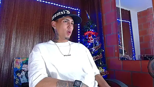 Liam lee online show from December 2025 11:12:01 PM