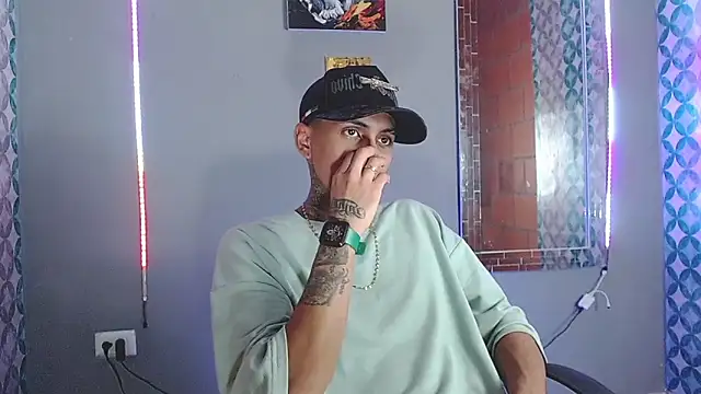 Snapshot of Liam_lee chatting on May 2026 10:48:02 PM Liam lee online show from May 2026 10:48:02 PM