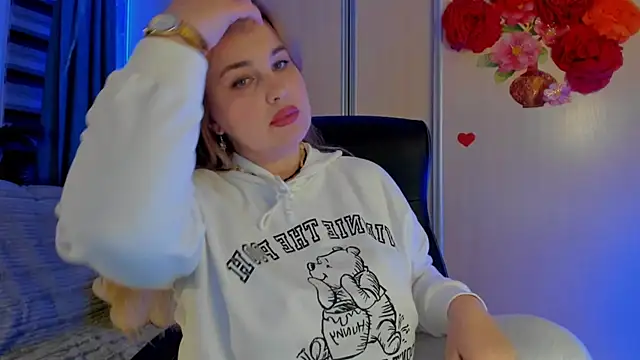 Snapshot of CoraSwon chatting on November 2025 04:51:01 PM CoraSwon online show from November 2025 04:51:01 PM