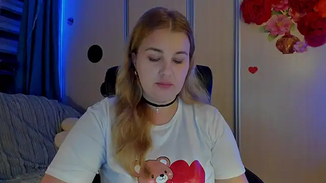 Snapshot of CoraSwon chatting on November 2025 05:41:01 PM CoraSwon online show from November 2025 05:41:01 PM