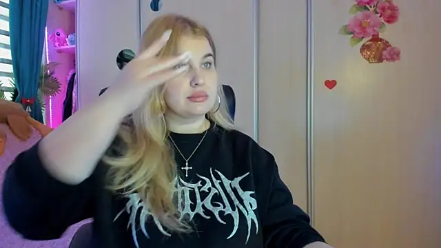 CoraSwon online show from February 2026 07:04:02 AM