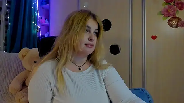 CoraSwon online show from March 2026 07:19:02 PM