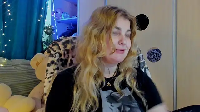 CoraSwon online show from March 2026 06:51:01 AM