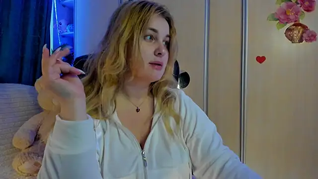 CoraSwon online show from April 2026 07:25:02 AM