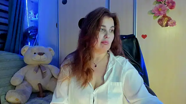 CoraSwon online show from April 2026 08:20:01 PM