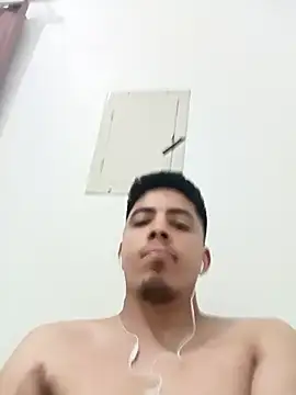 Snapshot of Fiel77 chatting on November 2025 10:26:01 PM Fiel77 online show from November 2025 10:26:01 PM