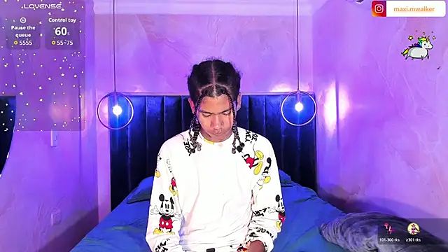 Maxim-Walker online show from October 2025 03:07:02 AM