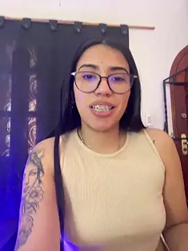 Snapshot of SaritaHot_69 chatting on December 2024 05:15:02 PM SaritaHot 69 online show from December 2024 05:15:02 PM