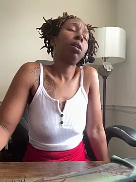 LeyaHoneybuns online show from March 2025 04:12:01 PM