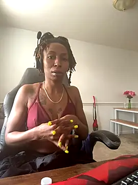 LeyaHoneybuns online show from November 2025 04:55:01 PM