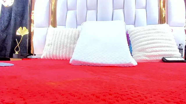 RileySweett online show from November 2025 11:42:01 AM