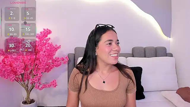 Snapshot of karol_rivera_ chatting on October 2025 10:23:02 PM karol rivera online show from October 2025 10:23:02 PM