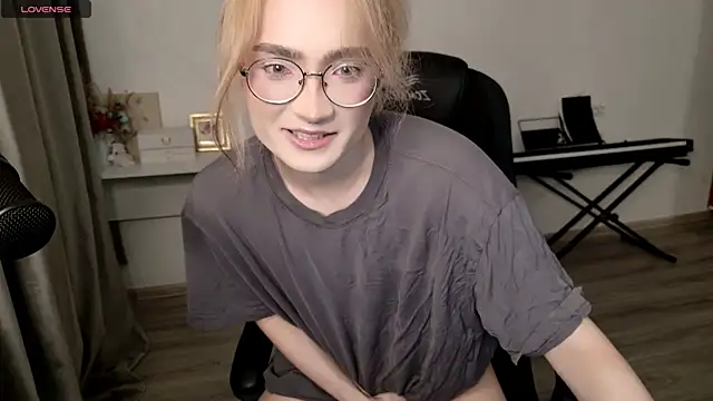 CuteYukiKun online show from July 2026 12:57:02 PM