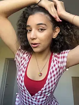 uniquerossie online show from November 2025 01:44:02 PM