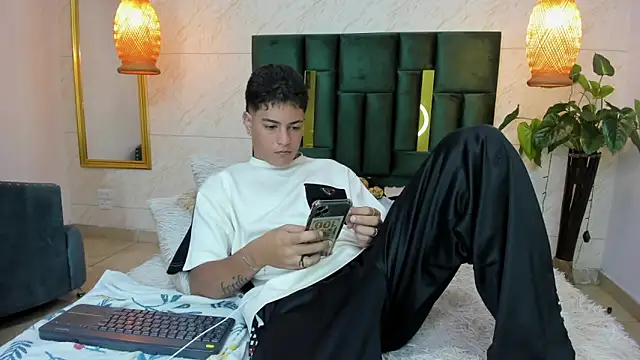 Levy Steve online show from September 2025 03:29:01 AM