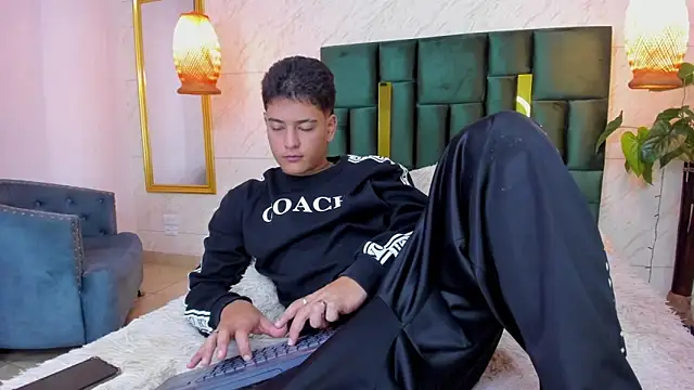 Levy Steve online show from September 2025 03:52:01 AM