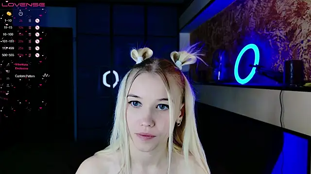 Snapshot of ShhhO_O chatting on December 2024 10:59:01 AM ShhhO O online show from December 2024 10:59:01 AM