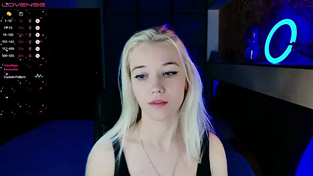 Snapshot of ShhhO_O chatting on January 2025 08:18:02 AM ShhhO O online show from January 2025 08:18:02 AM