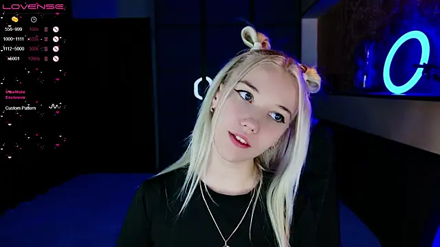 Snapshot of ShhhO_O chatting on January 2025 09:04:02 AM ShhhO O online show from January 2025 09:04:02 AM