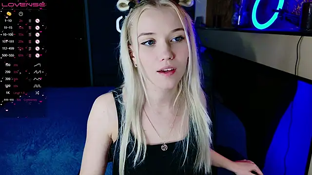 Snapshot of ShhhO_O chatting on February 2025 10:26:02 AM ShhhO O online show from February 2025 10:26:02 AM