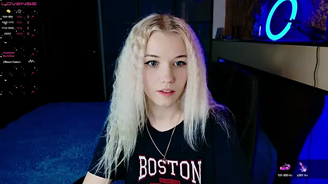 Snapshot of ShhhO_O chatting on February 2025 09:43:02 AM ShhhO O online show from February 2025 09:43:02 AM