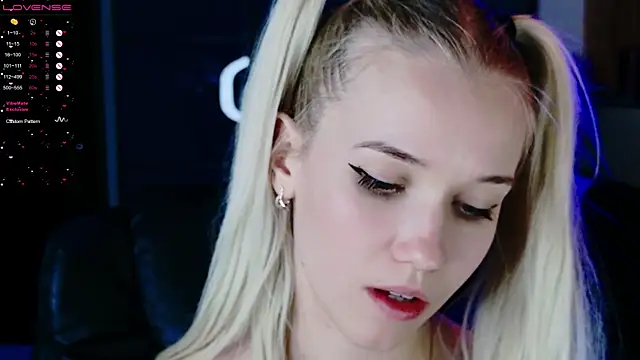 Snapshot of ShhhO_O chatting on March 2025 01:29:01 PM ShhhO O online show from March 2025 01:29:01 PM