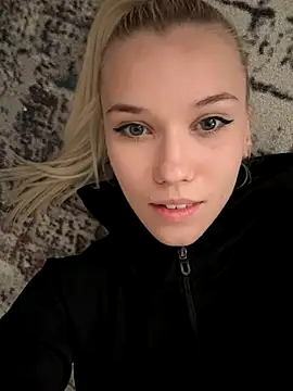 Snapshot of ShhhO_O chatting on October 2025 06:00:01 AM ShhhO O online show from October 2025 06:00:01 AM