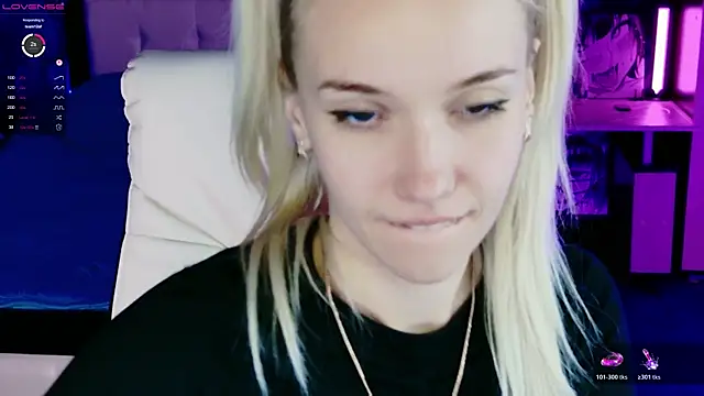 Snapshot of ShhhO_O chatting on November 2025 04:50:01 PM ShhhO O online show from November 2025 04:50:01 PM