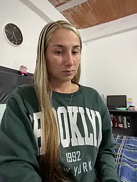 Iris love18 online show from March 2025 11:44:02 PM