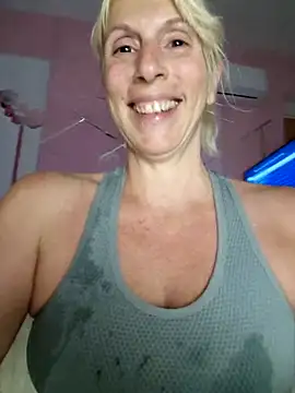 Ina HotX online show from October 2025 04:58:02 PM