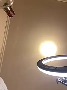 Snapshot of milkyhonybaby chatting on November 2025 03:06:01 AM milkyhonybaby online show from November 2025 03:06:01 AM