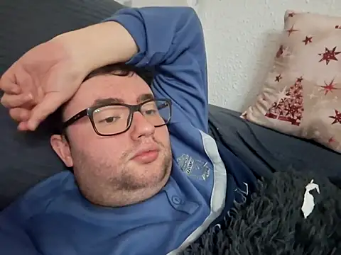 Javier bear online show from February 2025 09:22:01 PM