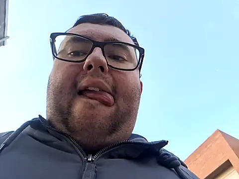 Javier bear online show from February 2025 03:35:01 PM