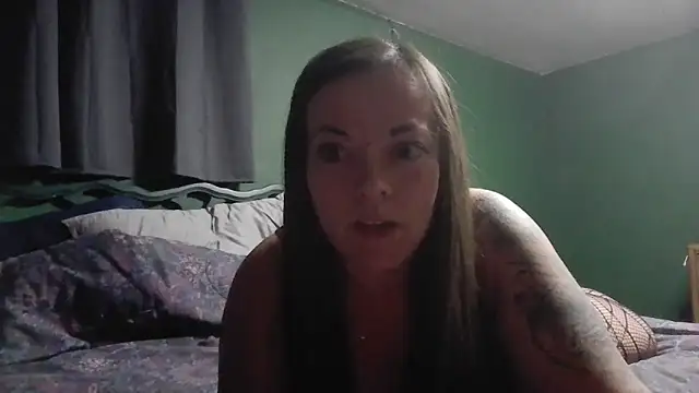 Glitt3rqueen341 online show from October 2025 03:47:02 AM