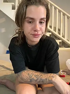 EmiliaCatalina online show from December 2024 08:23:02 PM