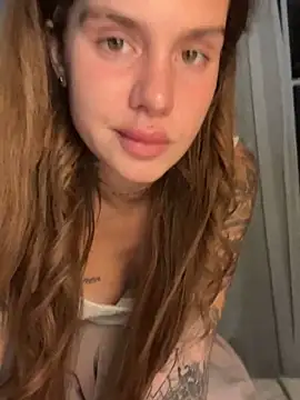 EmiliaCatalina online show from January 2025 02:15:01 AM