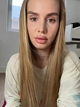 EmiliaCatalina online show from October 2025 09:33:01 PM