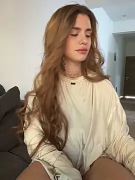 EmiliaCatalina online show from March 2026 09:43:01 PM