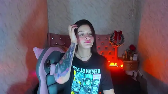 LiaHarryis online show from December 2024 04:25:01 PM