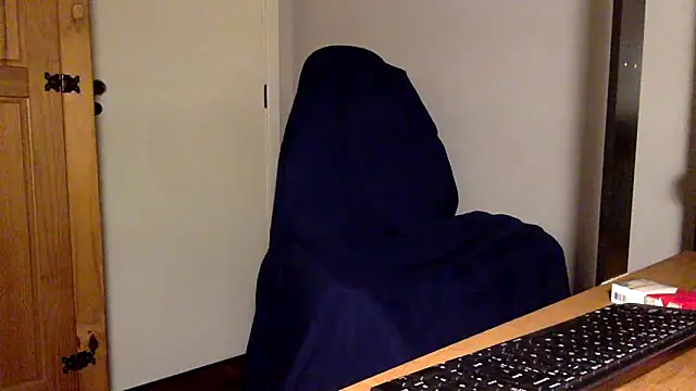 Smoker Ginger online show from November 2025 12:31:02 AM