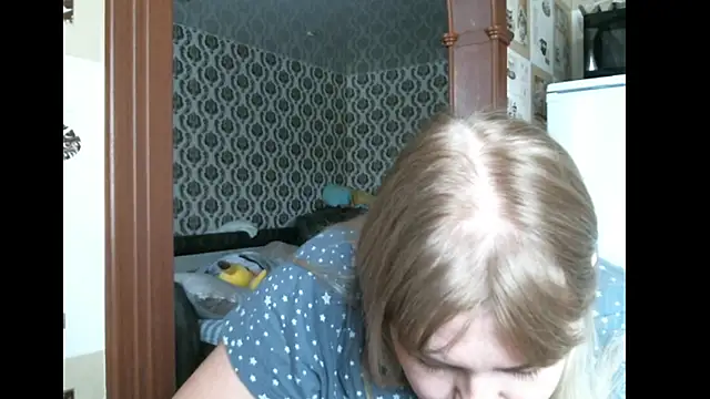 Lady nice cat online show from November 2025 03:05:01 AM