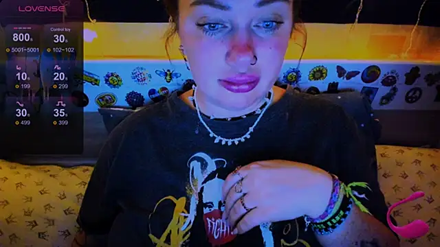 EllieOz online show from February 2025 09:48:01 PM