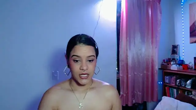 Snapshot of JossieGrey chatting on December 2025 10:43:01 AM JossieGrey online show from December 2025 10:43:01 AM