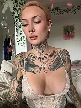 Stella-Kink online show from October 2025 02:17:02 PM