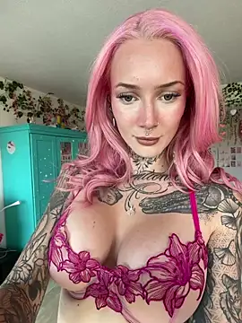 Snapshot of Stella-Kink chatting on May 2026 10:24:02 AM Stella-Kink online show from May 2026 10:24:02 AM