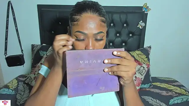 miss-jackson1 online show from January 2025 10:06:01 AM