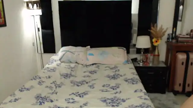 Snapshot of CATRINA-83 chatting on November 2025 07:24:02 PM CATRINA-83 online show from November 2025 07:24:02 PM