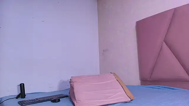 arl chloee online show from October 2025 03:03:02 AM