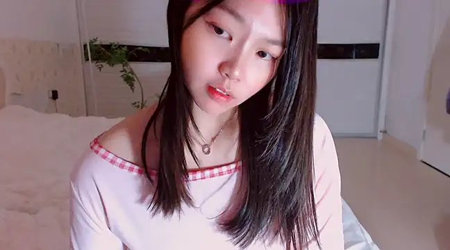 -Lucky Girl online show from March 2025 01:01:01 AM